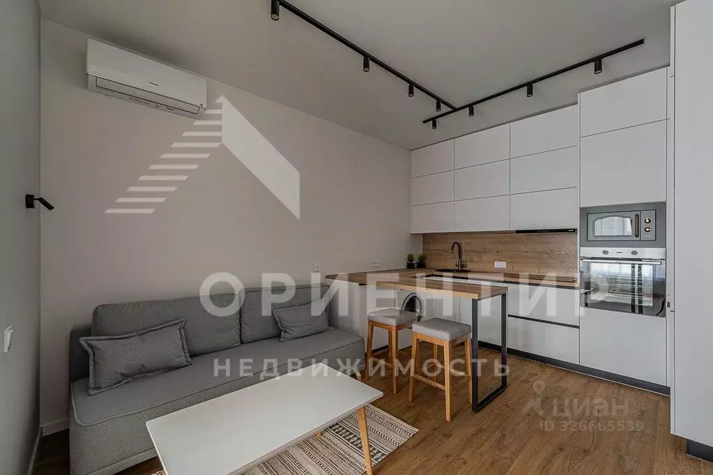 2-к кв. Свердловская область, Екатеринбург ул. Машинная, 1в/2 (54.0 м) - Фото 1