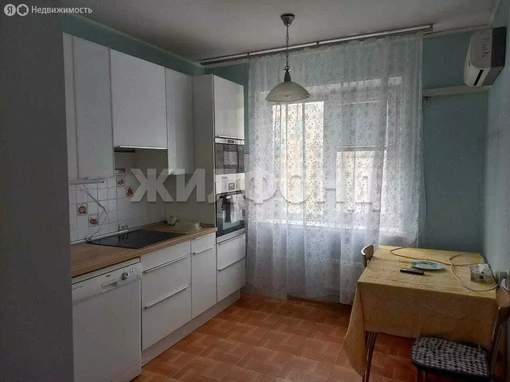 3-комнатная квартира: Новосибирск, улица Сакко и Ванцетти, 44 (62.3 м) - Фото 0