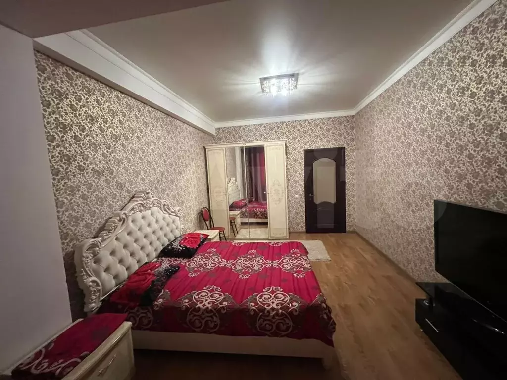 2-к. квартира, 100 м, 1/10 эт. - Фото 1