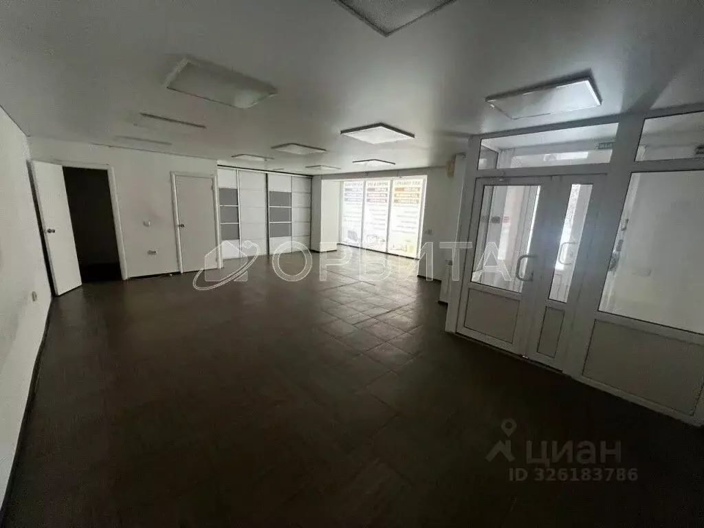 Помещение свободного назначения в Тюменская область, Тюмень ул. 50 лет ... - Фото 1