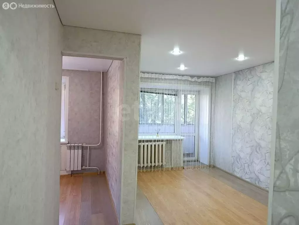 1-комнатная квартира: Черногорск, улица Красных Партизан, 34 (26.7 м) - Фото 0
