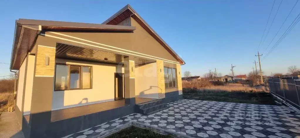 Дом в Краснодарский край, Темрюк Автомобилист СОТ, ул. Сиреневая, 200 ... - Фото 0