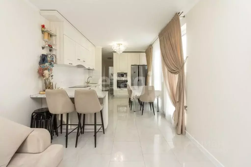 3-к кв. Тюменская область, Тюмень ул. Краснооктябрьская, 14 (73.5 м) - Фото 2