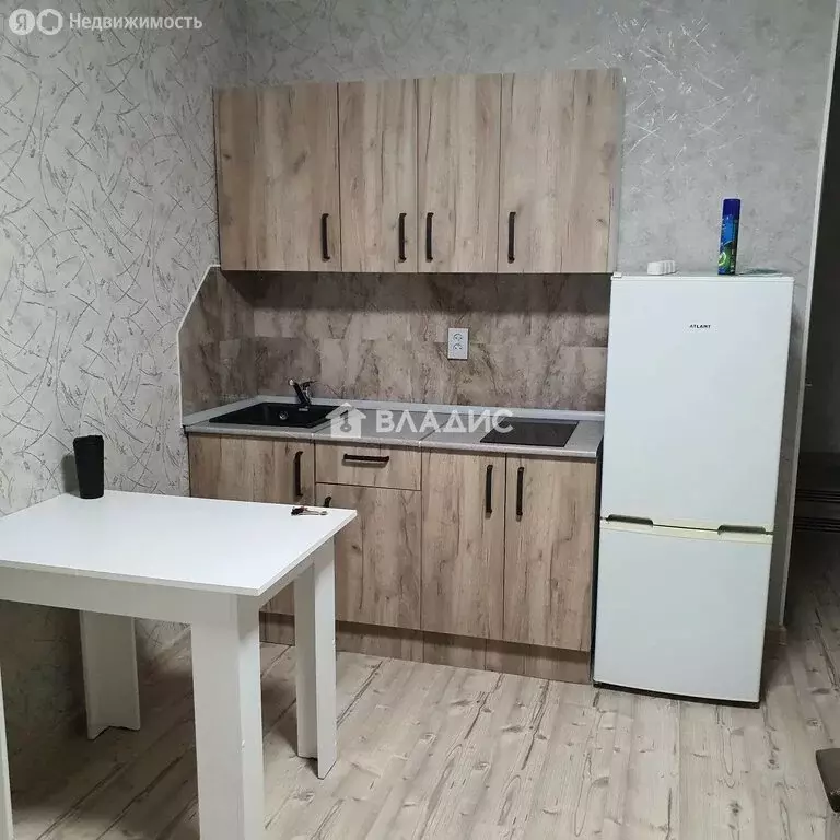 1к в 9-комнатной квартире (16.8 м) - Фото 1