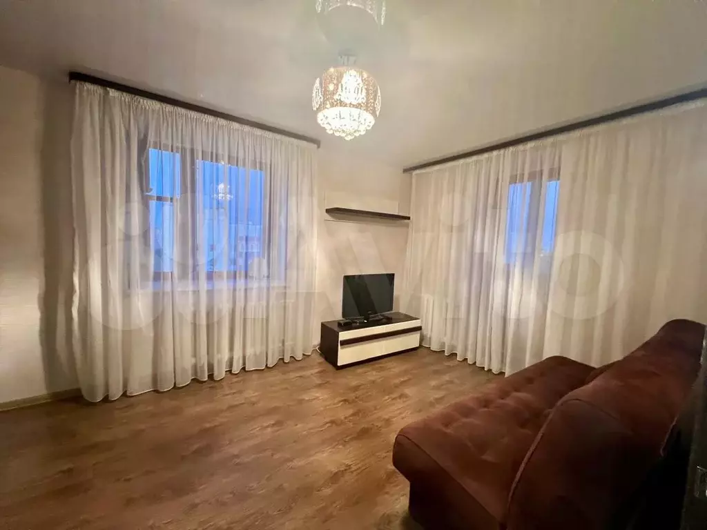 1-к. квартира, 40 м, 9/9 эт. - Фото 0