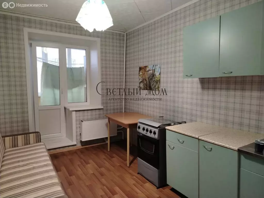 1-комнатная квартира: Чернушка, Банковский переулок, 11 (39.8 м) - Фото 0