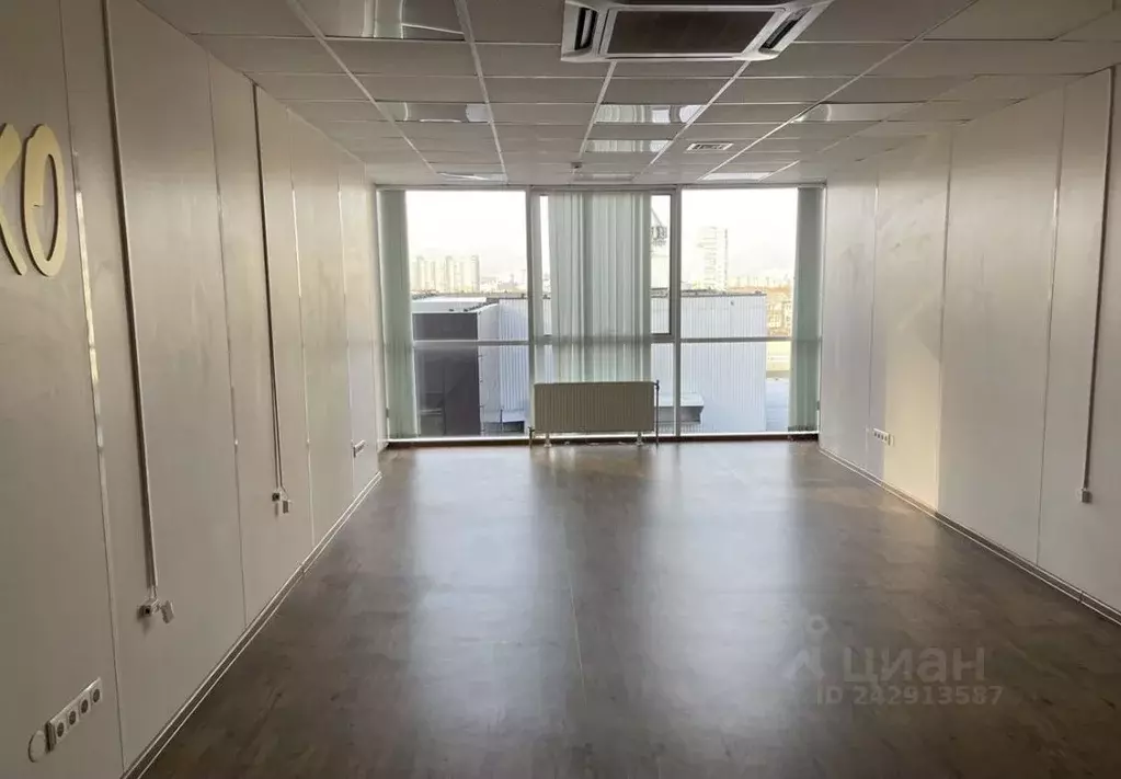 Офис в Краснодарский край, Краснодар ул. Шоссе Нефтяников, 28 (40 м) - Фото 1