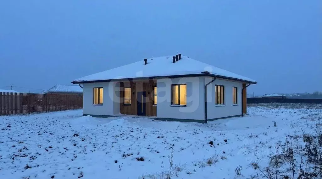 Дом в Курская область, Курский район, Моковский сельсовет, д. 1-я ... - Фото 1