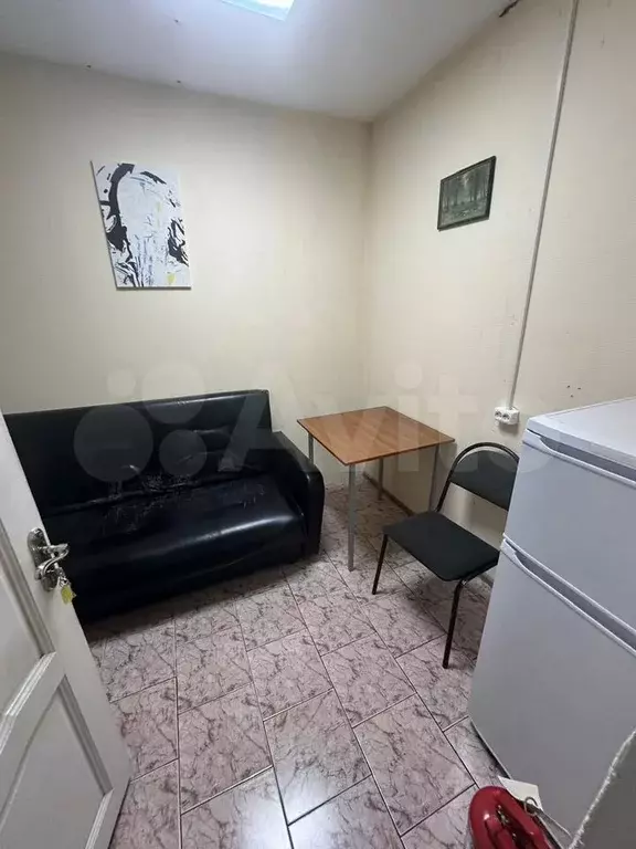 Комната 9 м в 2-к., 2/4 эт. - Фото 0