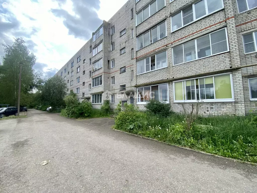 3-комнатная квартира: село Печерск, Пионерская улица, 7 (57.2 м) - Фото 0