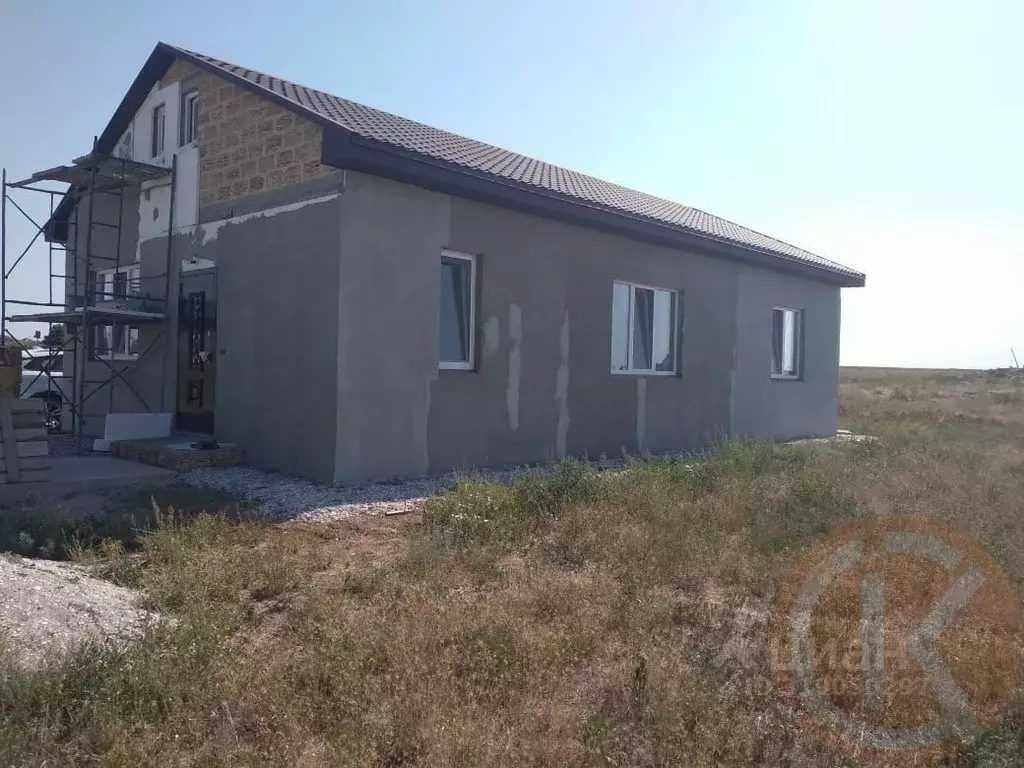 Дом в Крым, Сакский район, Штормовское с/пос, с. Крыловка ул. Мира, 6 ... - Фото 1