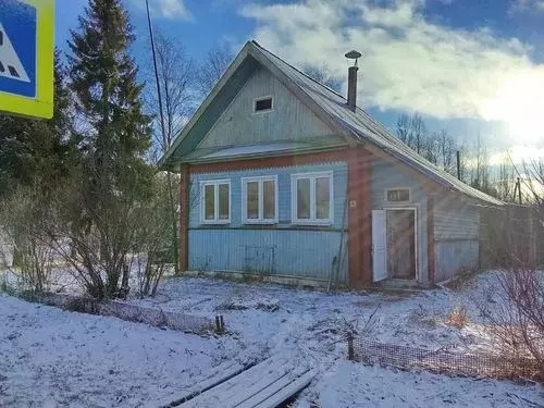 Дом в Новгородская область, Валдайский район, Едровское с/пос, д. ... - Фото 0