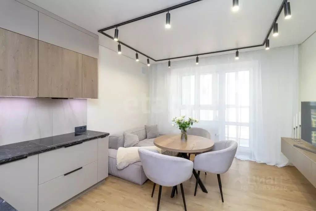 2-к кв. Тюменская область, Тюмень ул. Тимофея Кармацкого, 7 (66.9 м) - Фото 1