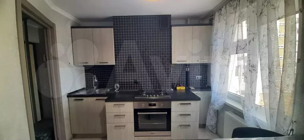 1-к. квартира, 40 м, 4/10 эт. - Фото 0