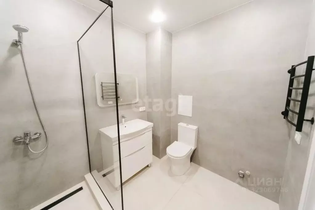 2-к кв. Красноярский край, Красноярск ул. Алексеева, 107 (65.5 м) - Фото 1