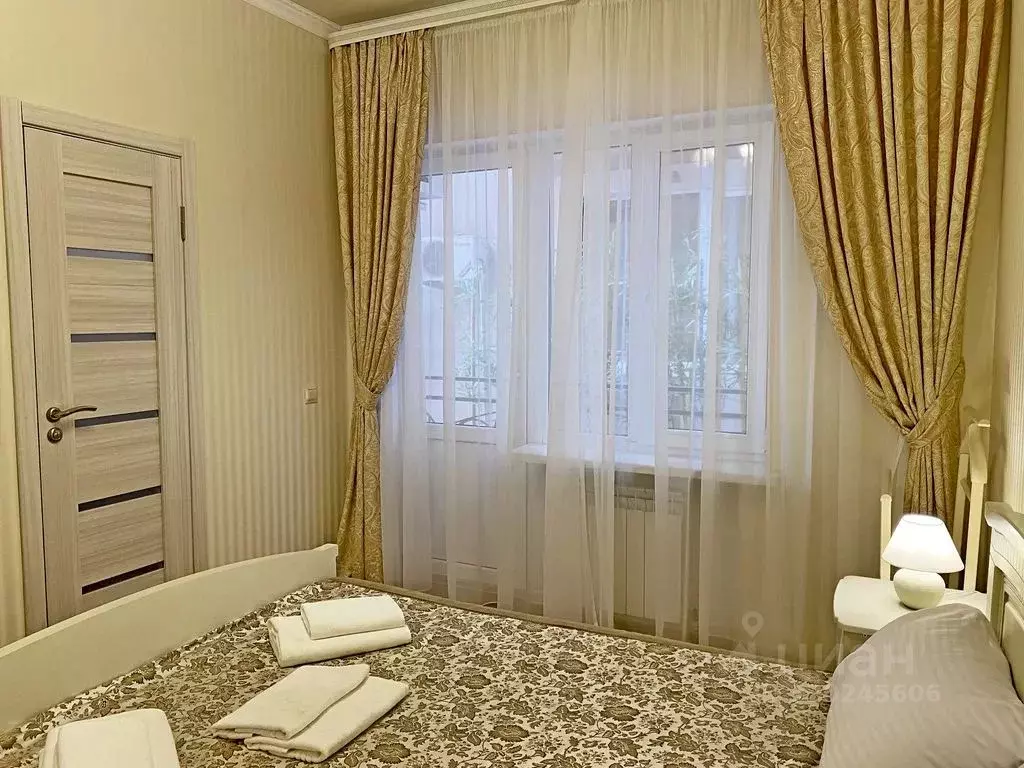 Комната Краснодарский край, Геленджик Советская ул., 7 - Фото 0