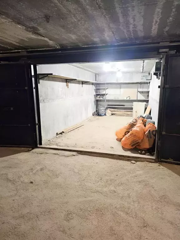 Гараж в Свердловская область, Екатеринбург ул. Родонитовая, 18А (18 м) - Фото 1