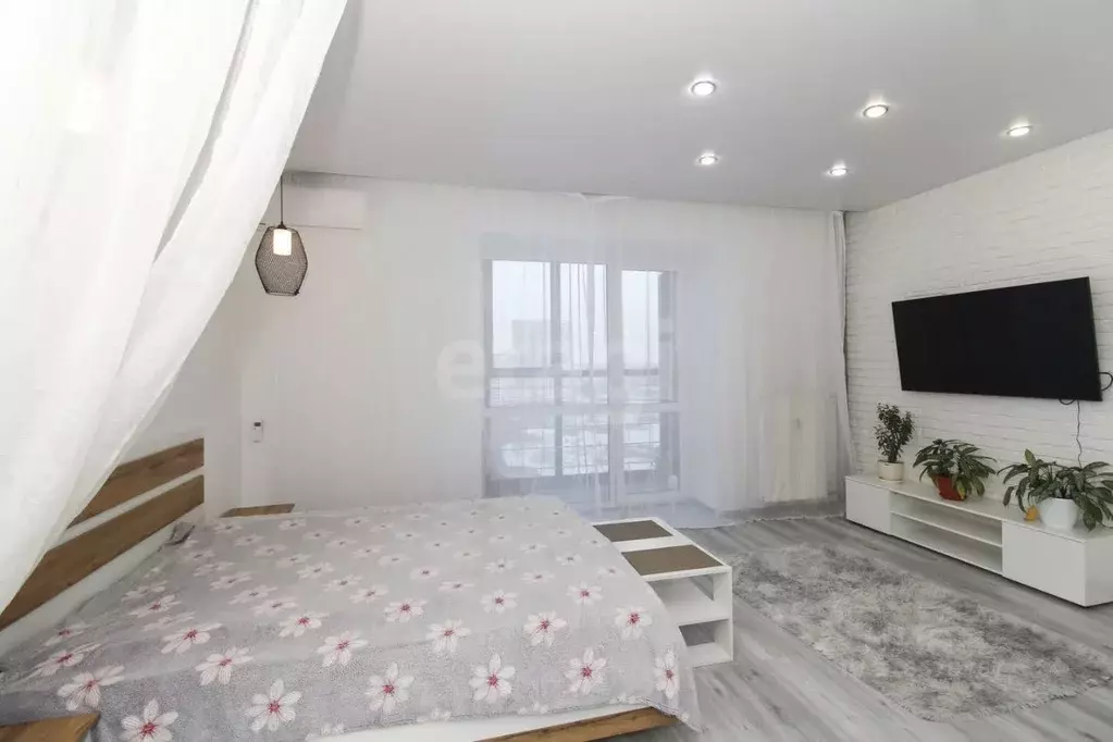 Студия Тюменская область, Тюмень Комбинатская ул., 54к2 (32.7 м) - Фото 0
