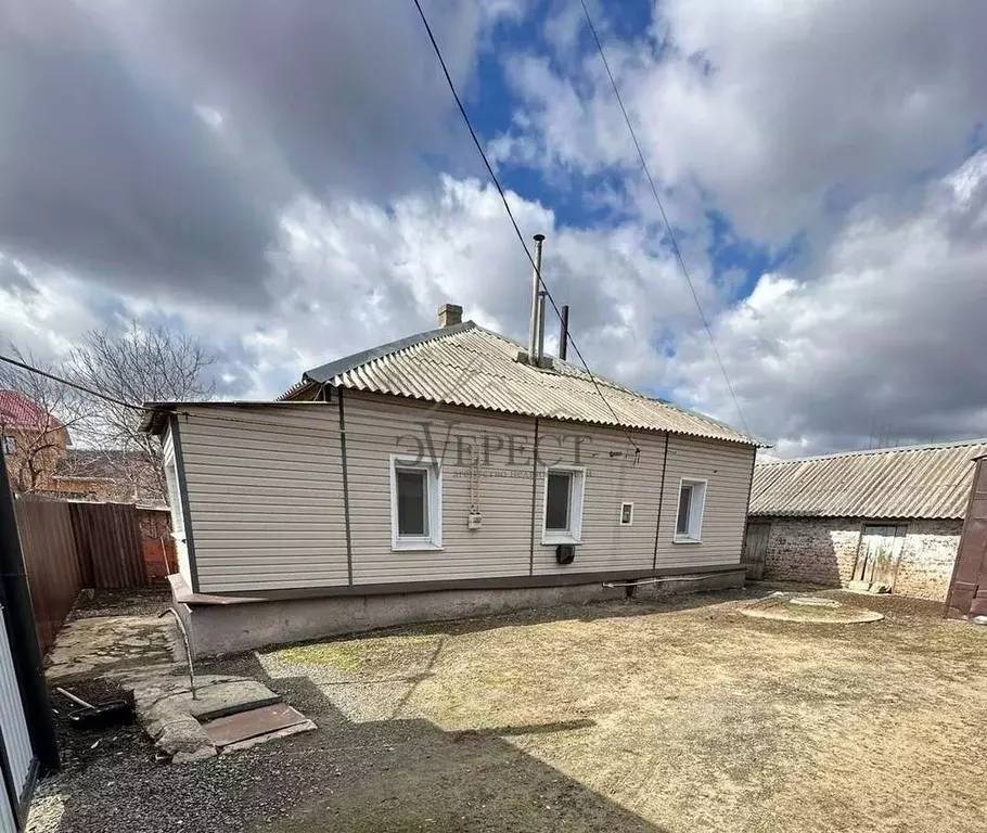 Дом в Белгородская область, Старый Оскол ул. Столяревского, 48 (70 м) - Фото 0