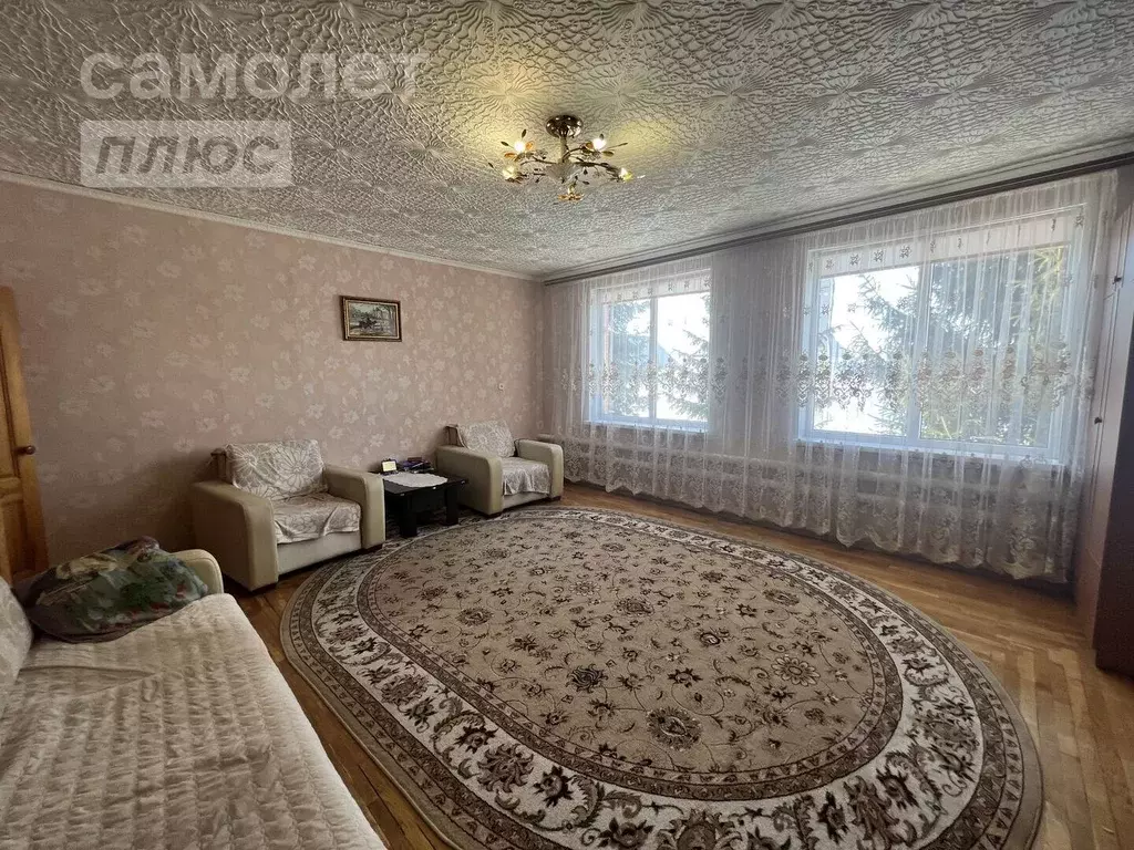 Дом в Оренбургская область, с. Октябрьское ул. Калинина (158 м) - Фото 1