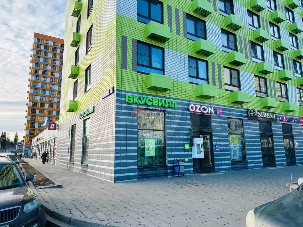 Продажа нежилого помещения с арендаторами - Фото 0