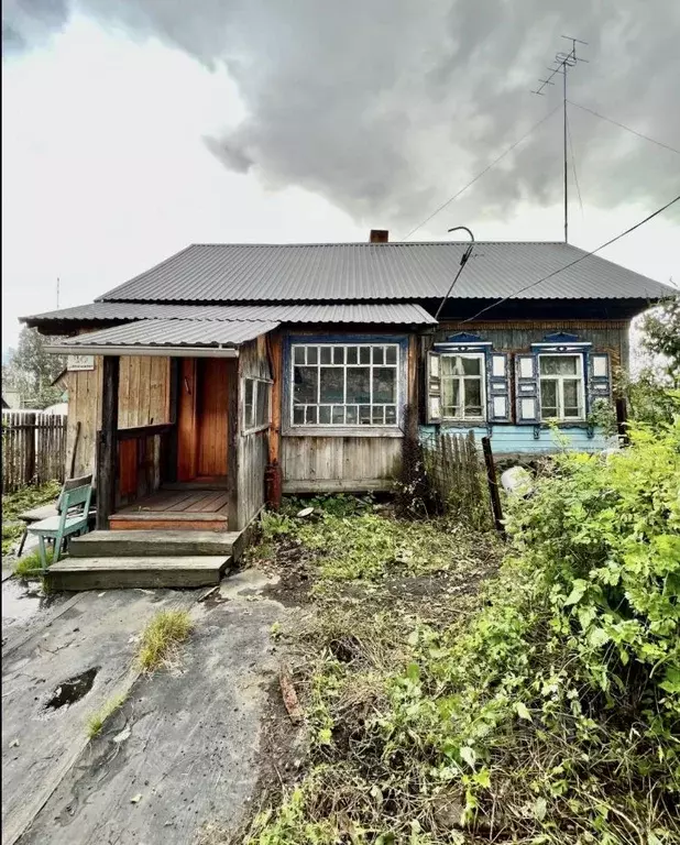 Дом в Кемеровская область, Калтан Набережная ул., 48 (50 м) - Фото 2
