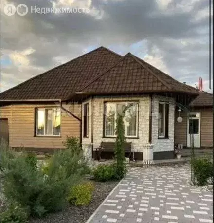 Дом в село Калинино, Бульварная улица (184 м) - Фото 1