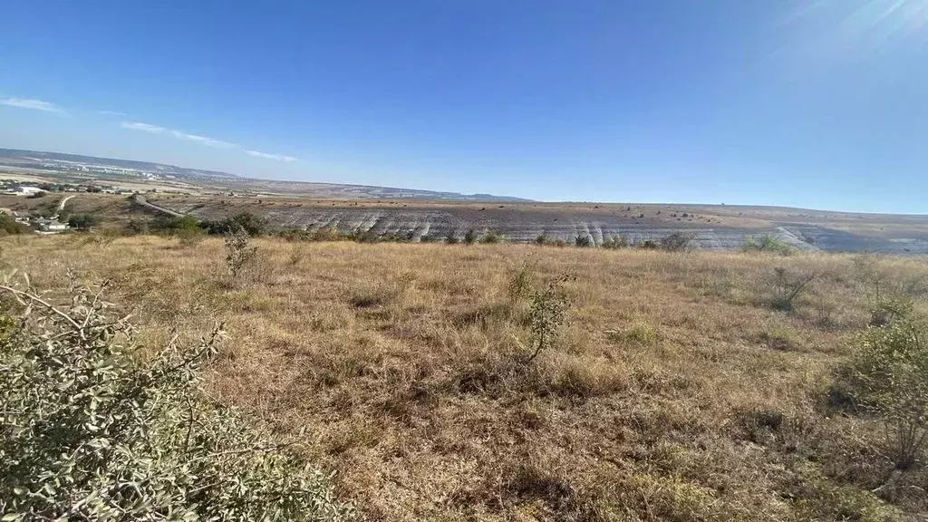 Участок в Крым, Бахчисарайский район, Железнодорожненское с/пос, с. ... - Фото 1