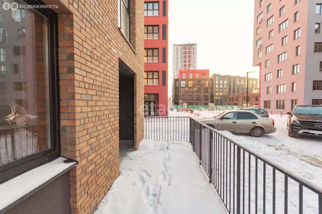 2-комнатная квартира: деревня Дударева, улица Сергея Джанбровского, ... - Фото 1