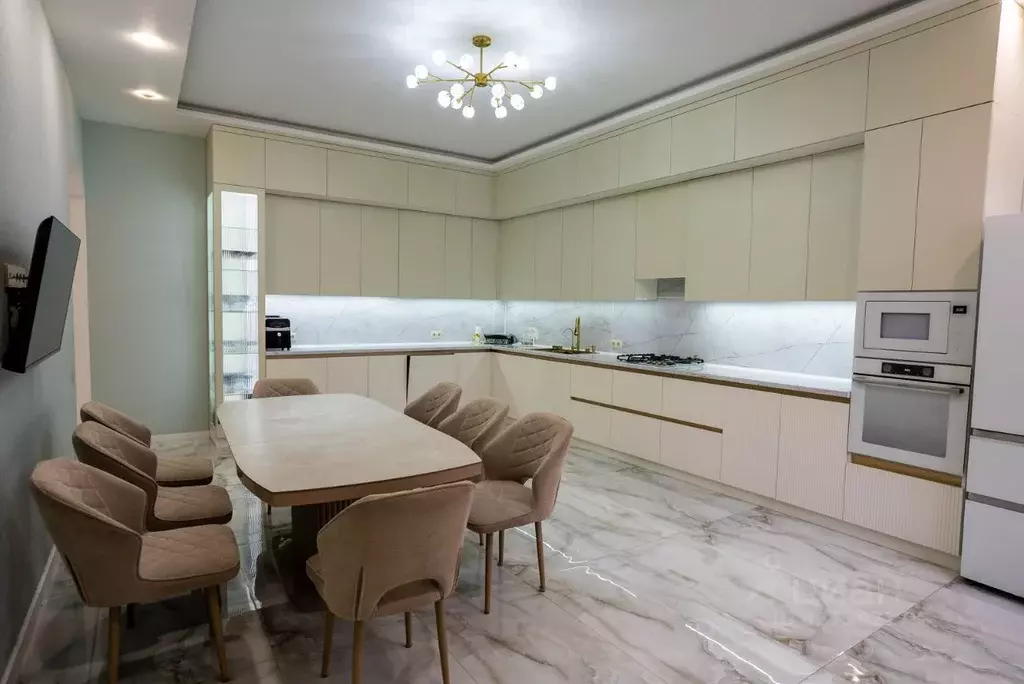 Дом в Краснодарский край, Краснодар ул. Братьев Черников, 55 (550 м) - Фото 2