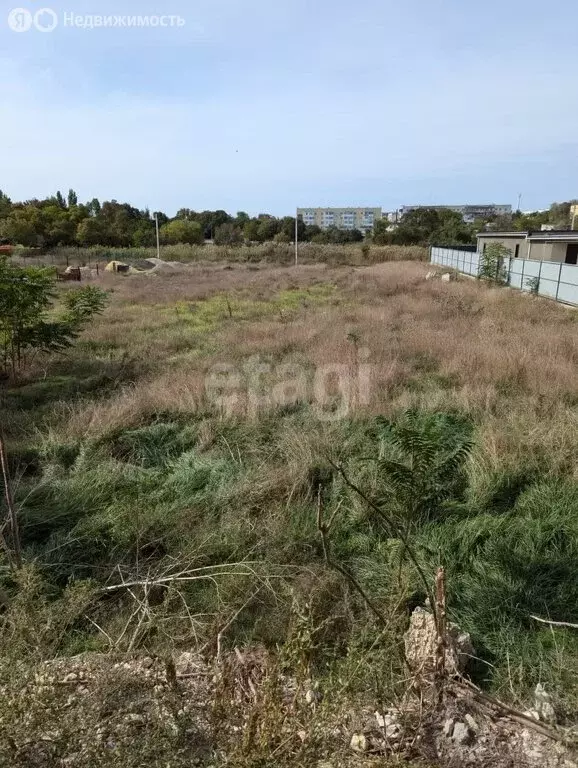 Участок в посёлок городского типа Черноморское, Луговая улица (15 м) - Фото 0