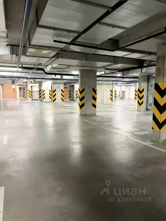Гараж в Свердловская область, Екатеринбург ул. Азина, 31 (14 м) - Фото 1