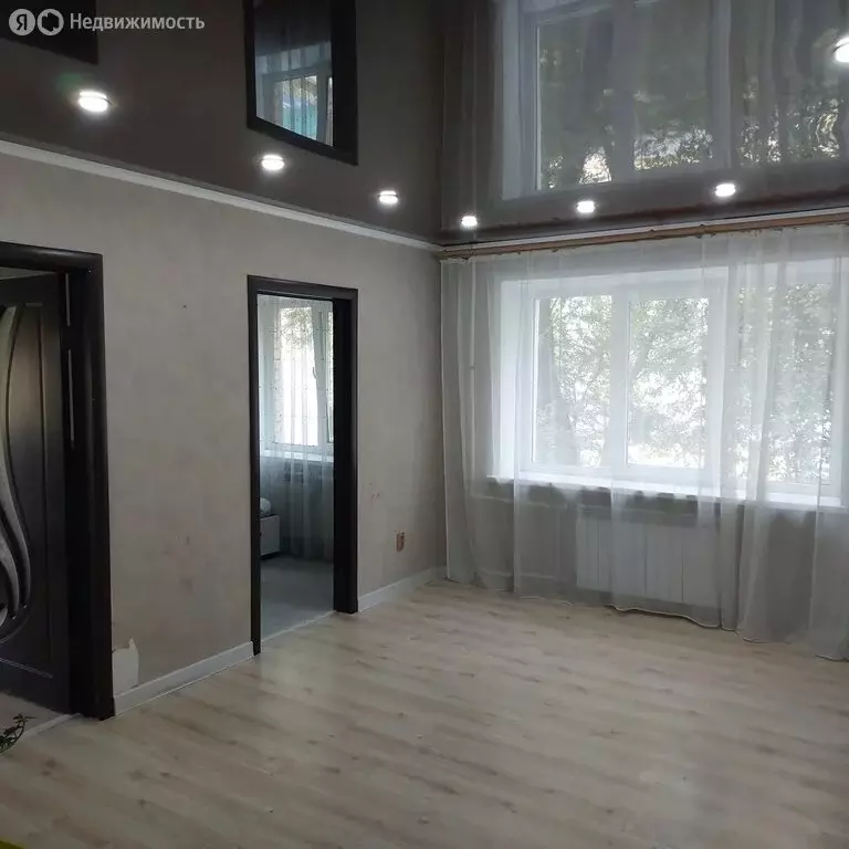 3-комнатная квартира: Балаково, улица Набережная 50 лет ВЛКСМ, 18 (61 ... - Фото 1