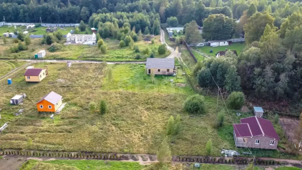 Участок в Ленинградская область, Приозерский район, Красноозерное ... - Фото 1