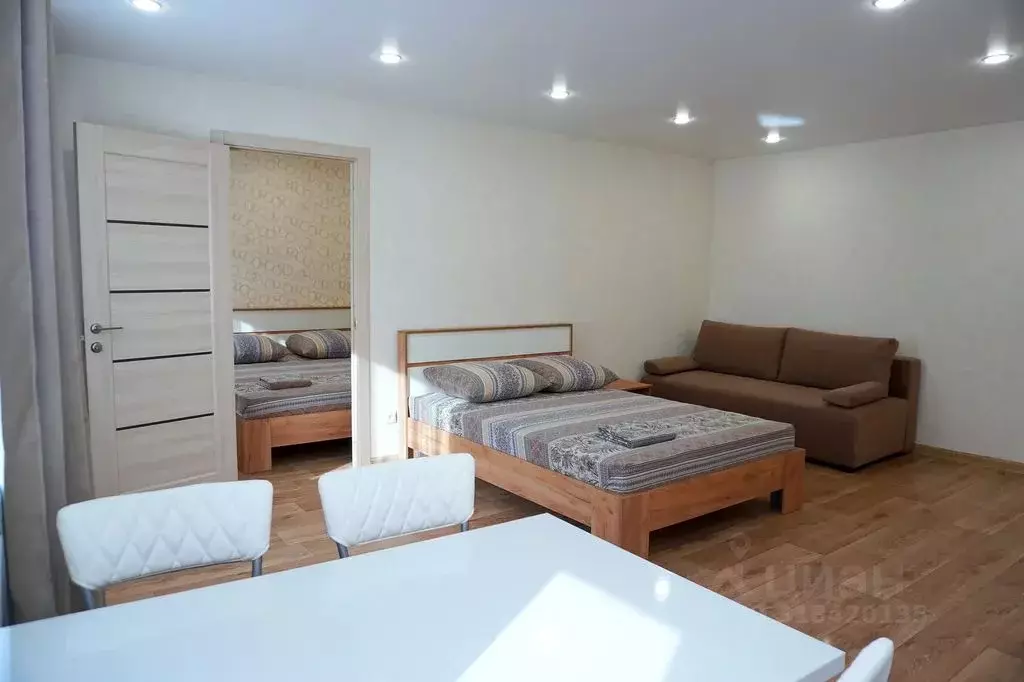 2-к кв. Омская область, Омск просп. Мира, 8 (46.0 м) - Фото 0