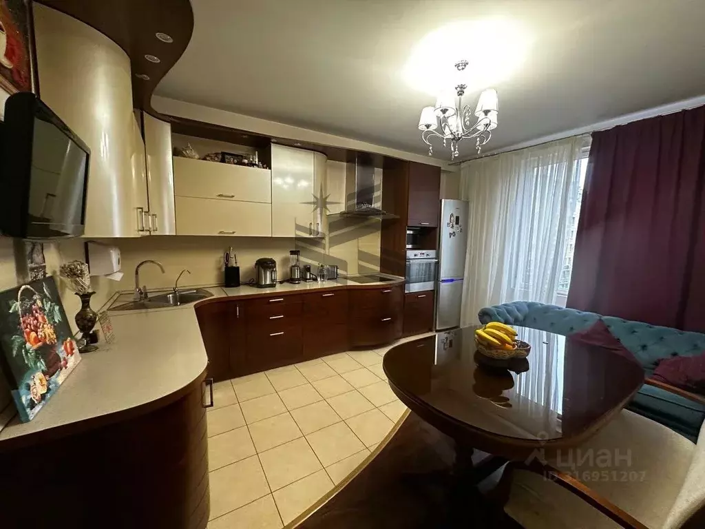 3-к кв. Татарстан, Казань ул. Сибгата Хакима, 60 (112.6 м) - Фото 0