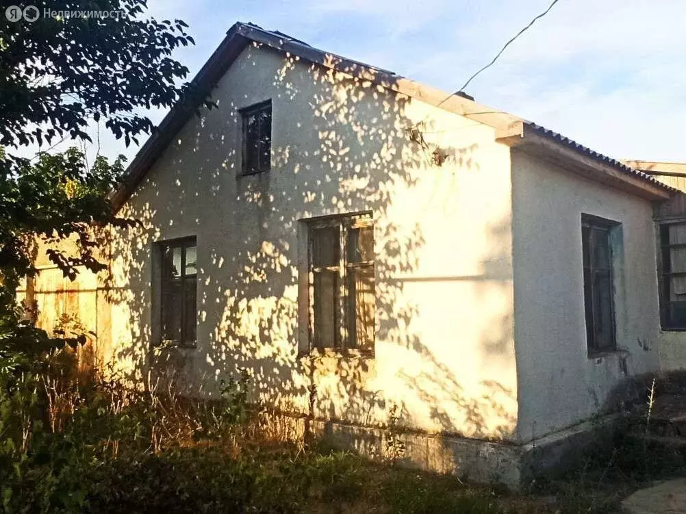 Дом в Сакский район, Митяевское сельское поселение, село Листовое ... - Фото 0
