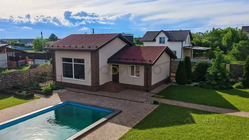 Дом в Саратовская область, Саратов ул. Лазурная, 18 (350 м) - Фото 1