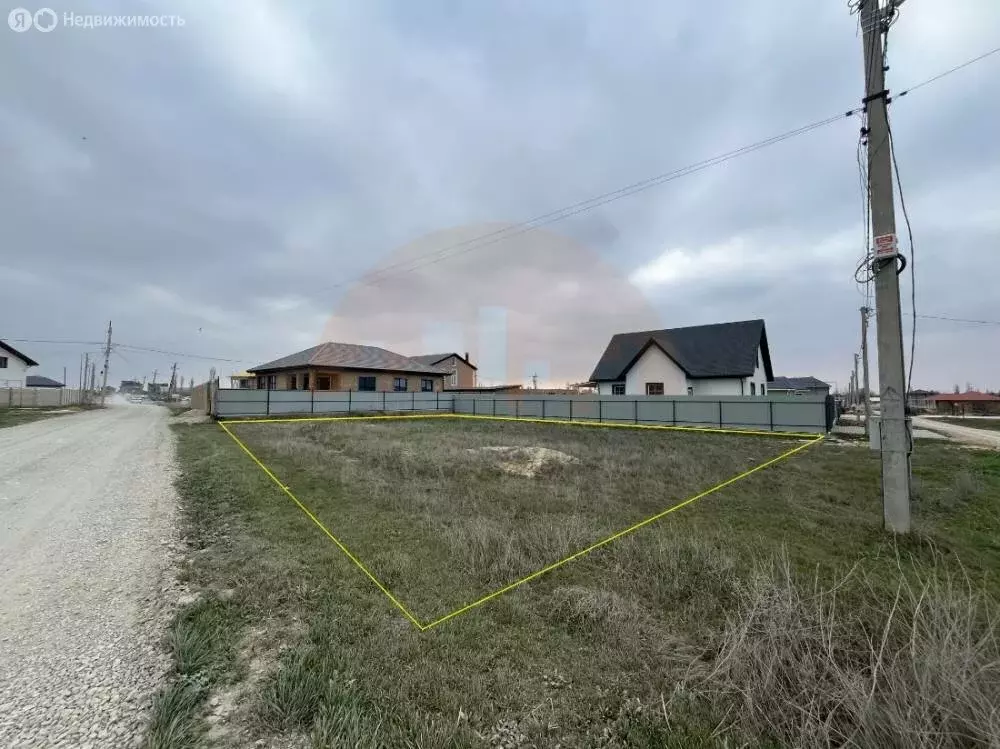 Участок в Саки, улица Хаджи Герая (6.4 м) - Фото 1