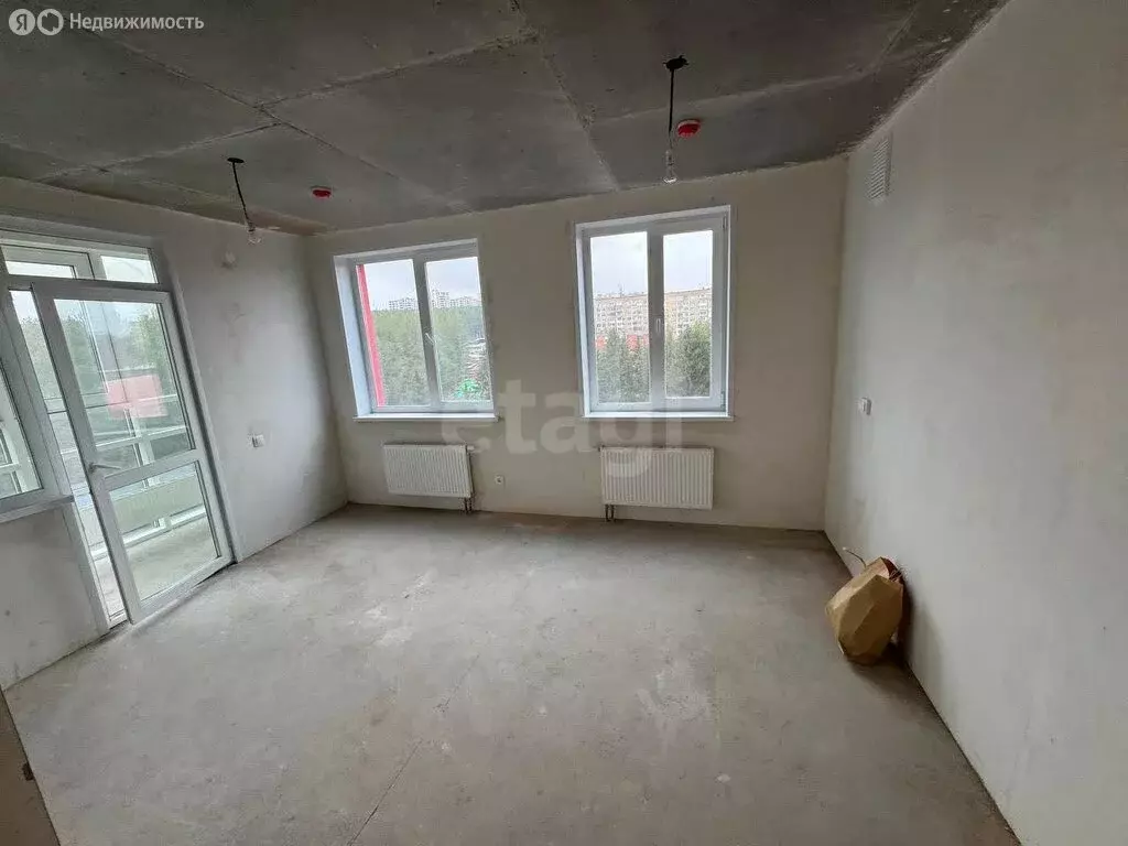 3-комнатная квартира: Ижевск, проспект Конструктора М.Т. Калашникова, ... - Фото 2