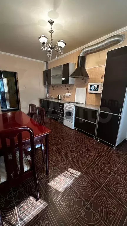 2-к. квартира, 70 м, 1/6 эт. - Фото 0
