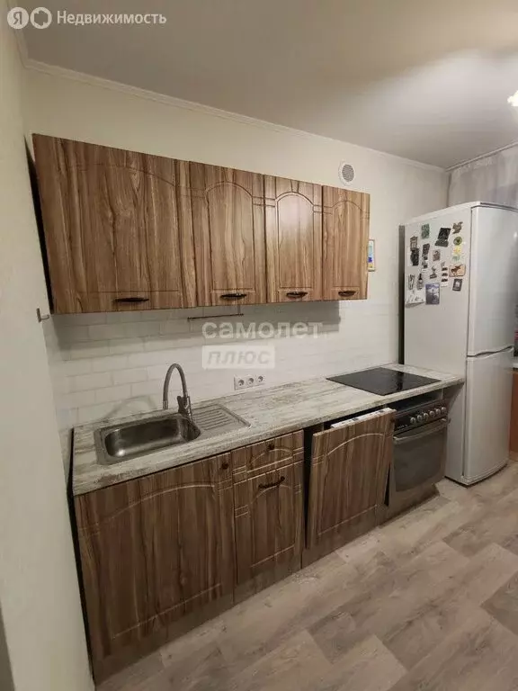 3-комнатная квартира: Бердск, улица Рогачёва, 8 (54.6 м) - Фото 1