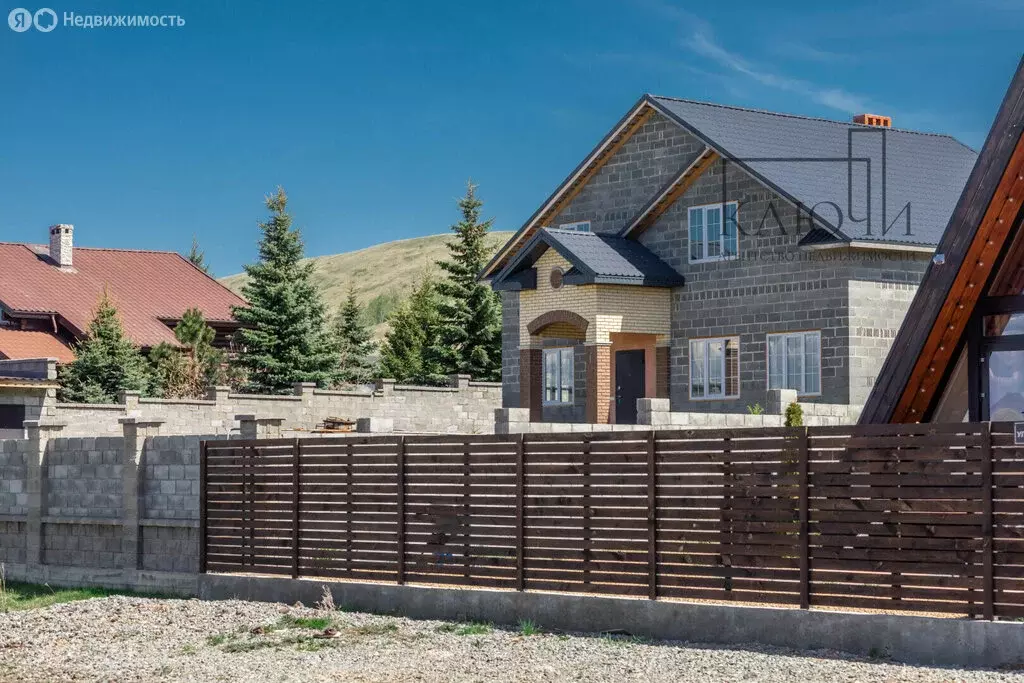 Дом в Абзелиловский район, село Ташбулатово (218 м) - Фото 1