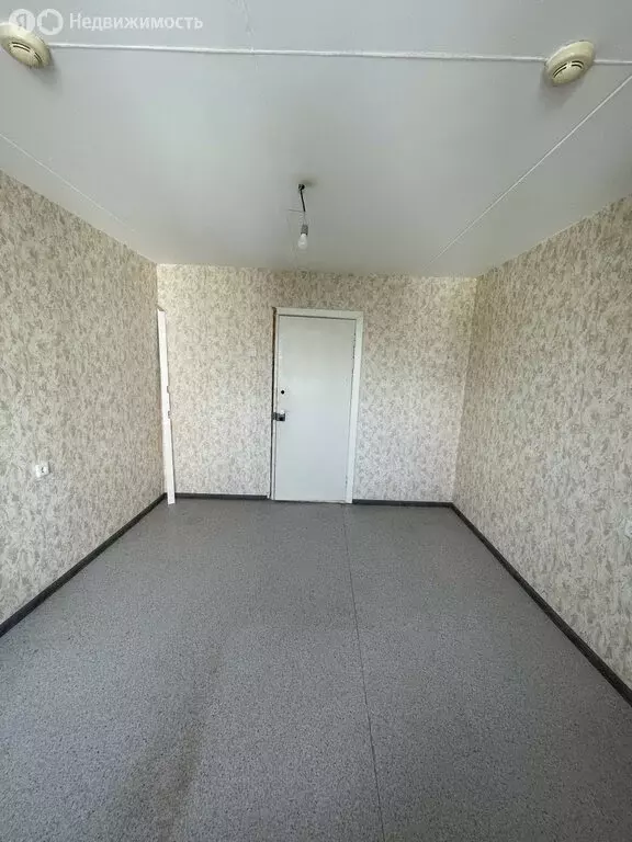 1к в 9-комнатной квартире (13 м) - Фото 1