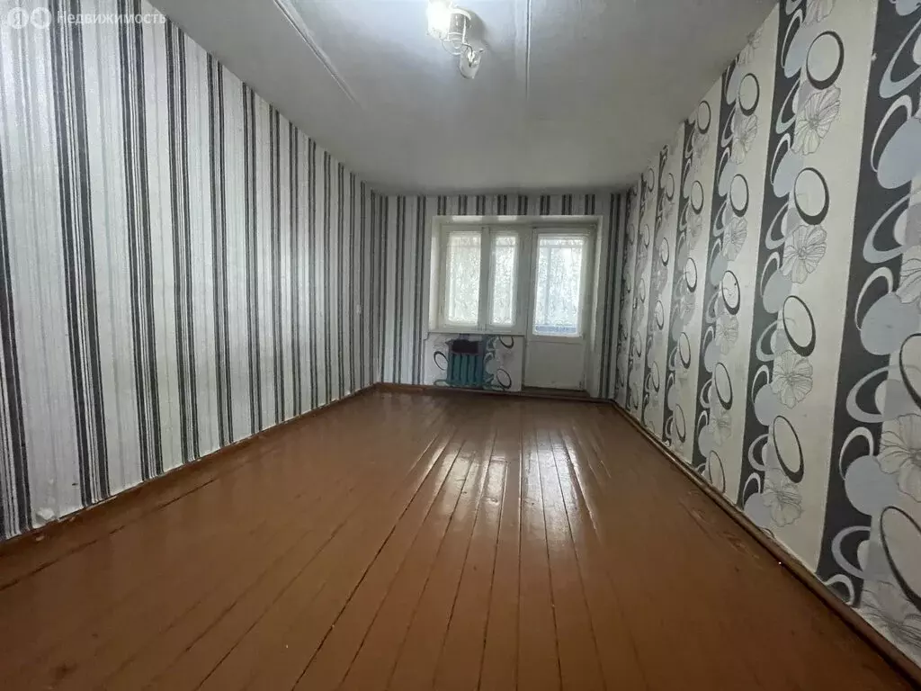 3-комнатная квартира: село Нижнетроицкий, улица Гагарина, 4 (59.4 м) - Фото 0