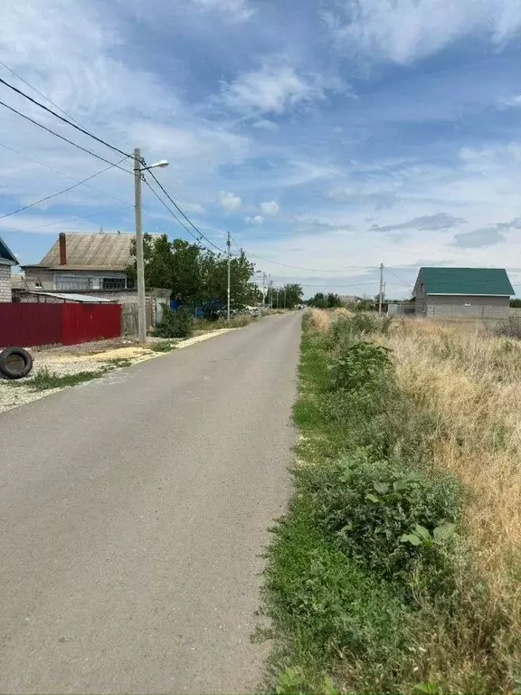 Участок в Волгоградская область, Волжский пос. Краснооктябрьский, ул. ... - Фото 2