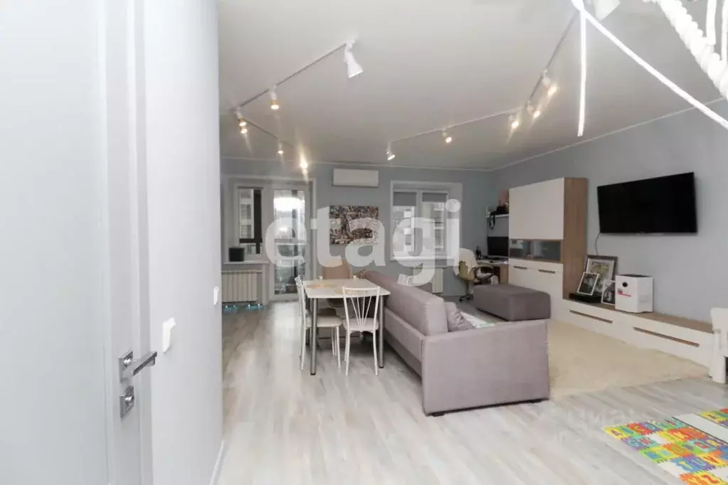 2-к кв. Красноярский край, Красноярск ул. Академгородок, 68 (77.2 м) - Фото 1