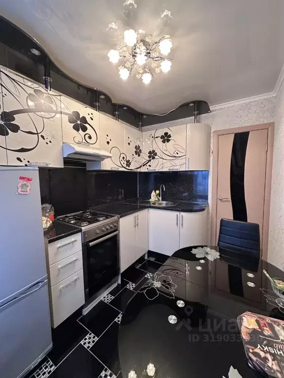 1-к кв. Татарстан, Казань ул. Братьев Касимовых, 56 (33.4 м) - Фото 1