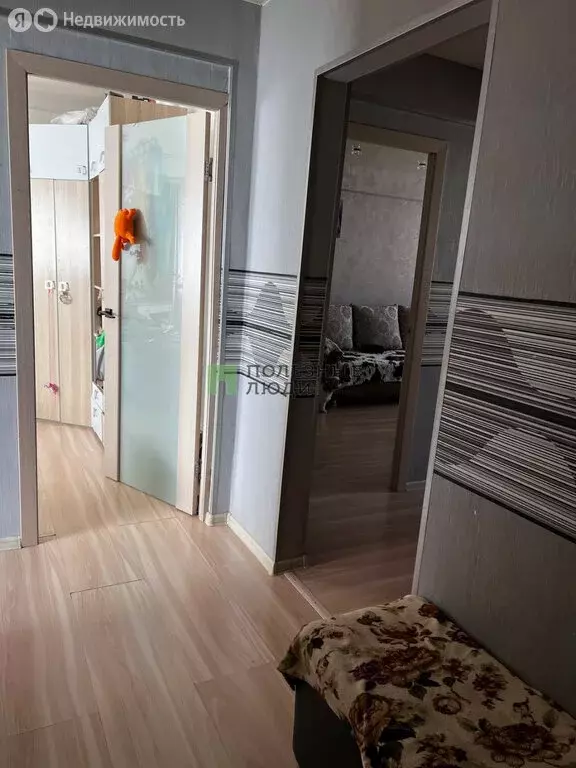 3-комнатная квартира: 5-й микрорайон, 23 (69.6 м) - Фото 1