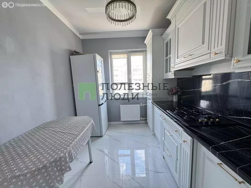 4-комнатная квартира: Астрахань, улица Медиков, 5 (87.7 м) - Фото 1